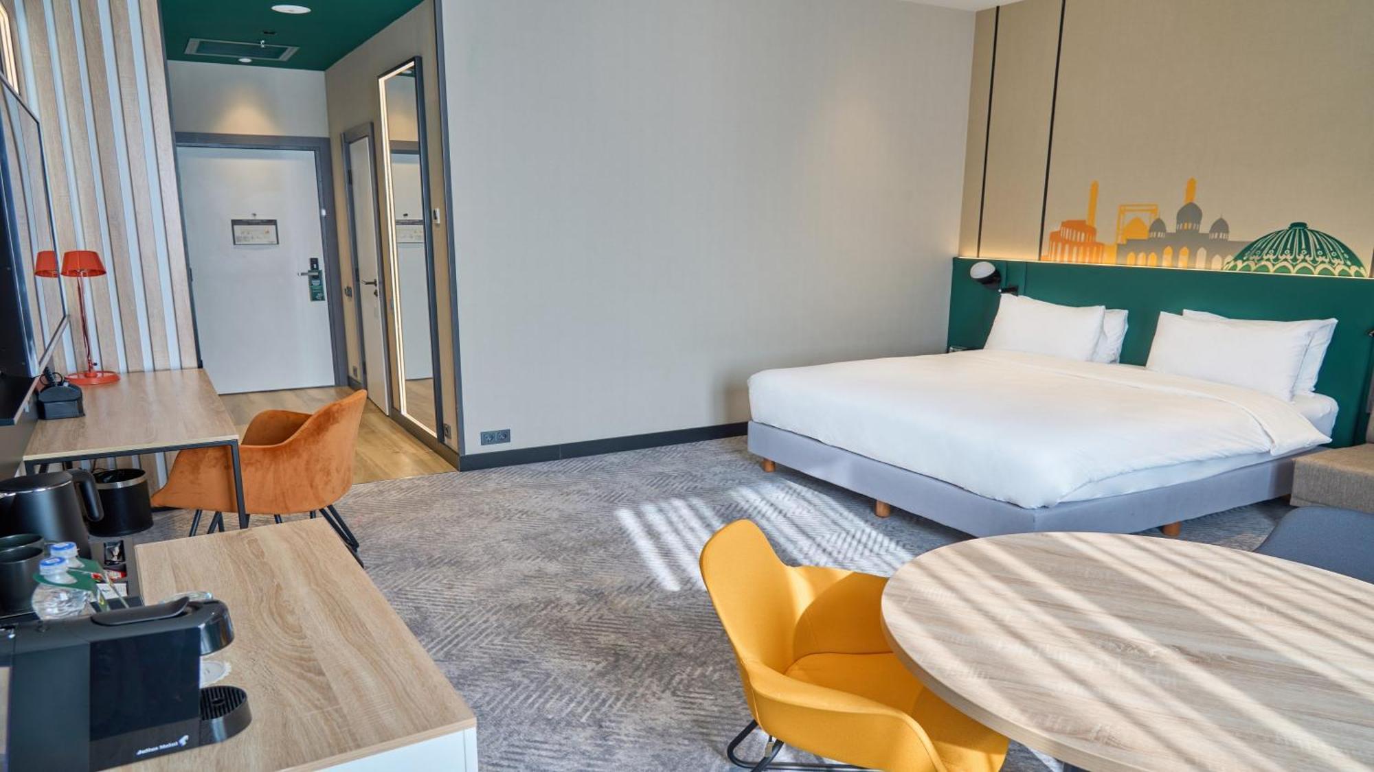 Holiday Inn Tashkent City By Ihg Exterior photo